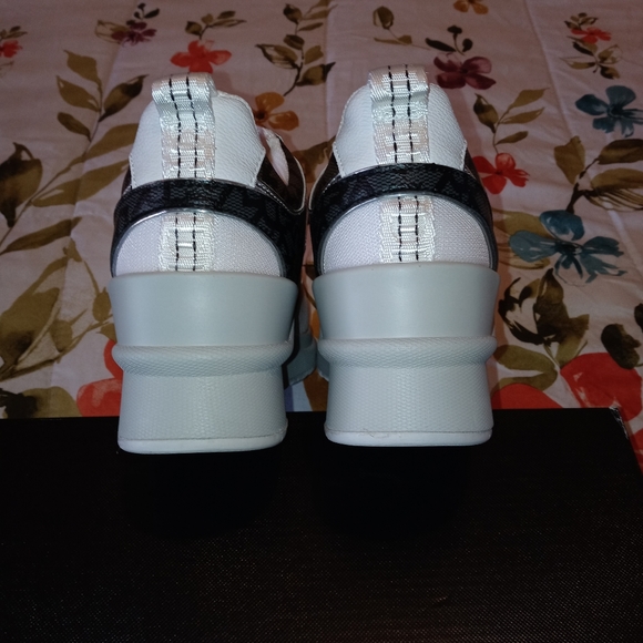 DKNY LEO Wedge Sneaker - Picture 7 of 8